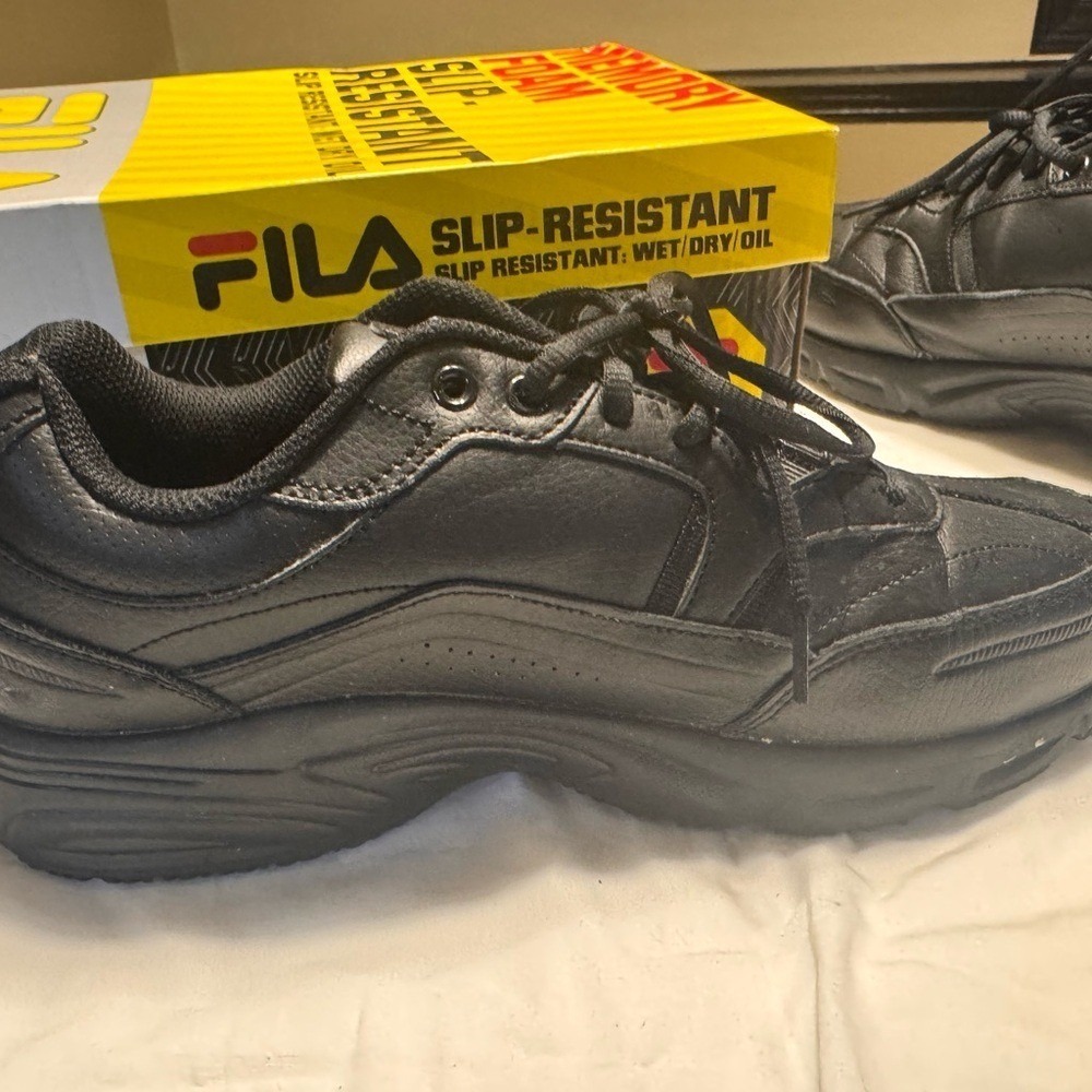Fila Men's Black Slip-Resistant Sneakers mens sz 10 work shoe nwt